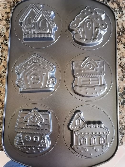 Formas de pastelaria em forma de casinha