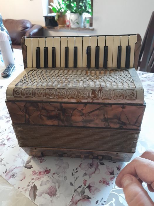 Sprzedam Akordeon firmy hohner Żmigród • OLX.pl