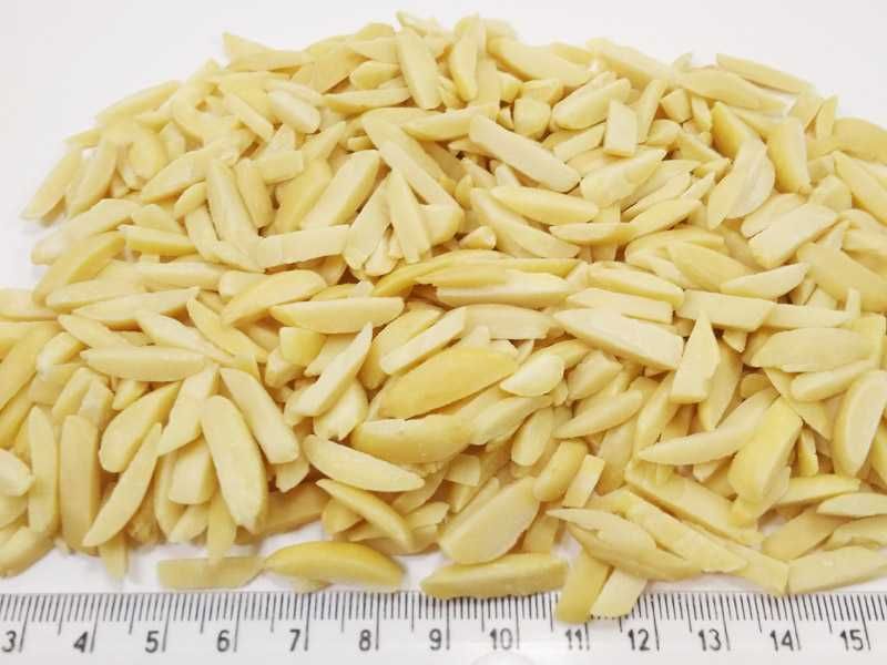 Migdały blanszowane krojone w słupki 10 kg karton. Migdał USA