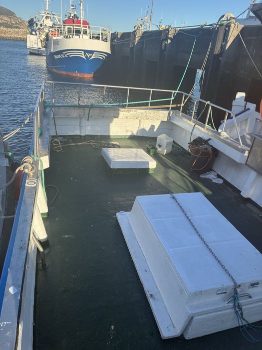 Barco de pesca profissional Fibramar 8,98m