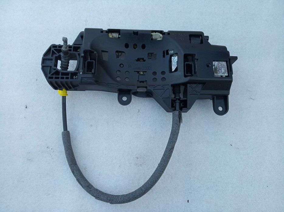 Кріплення ручки правий зад   AUDI Q5 2019