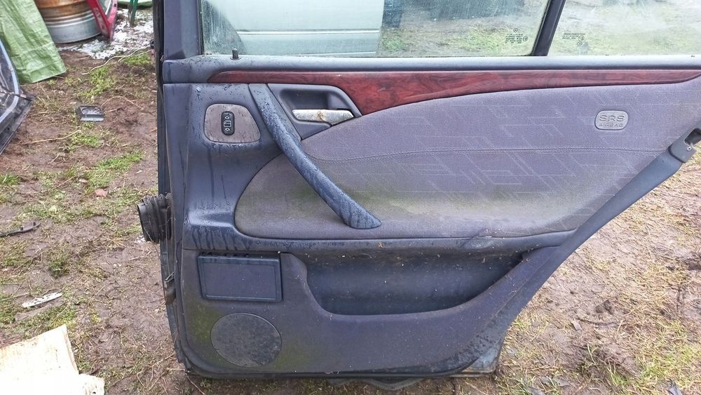 drzwi prawe tył tylne mercedes w210 sedan w-wa