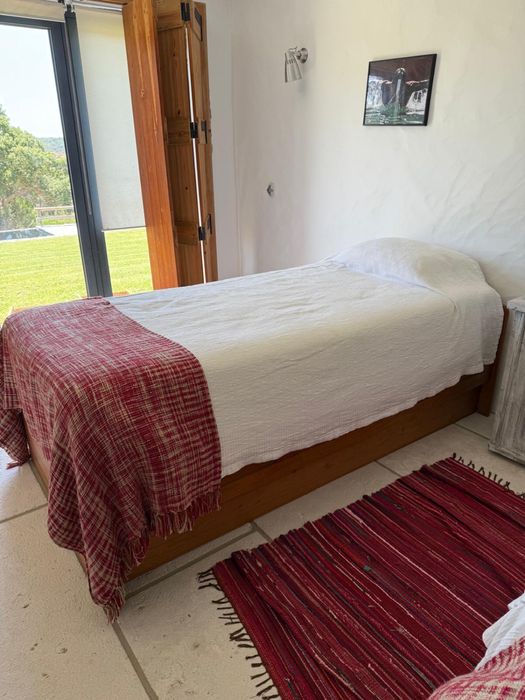 Duas Camas com Arrumação