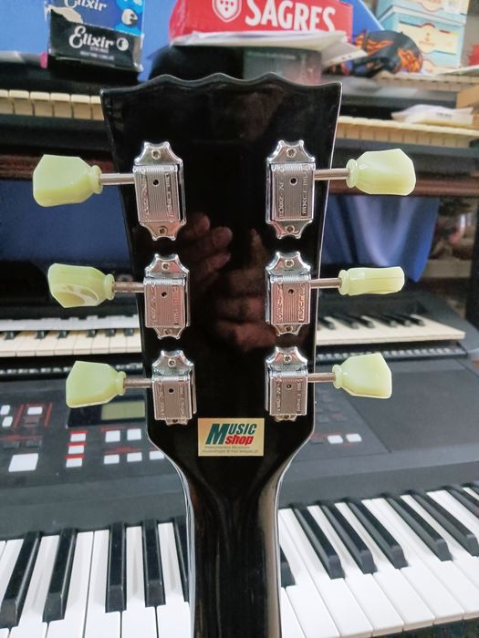 Guitarra vintage v100