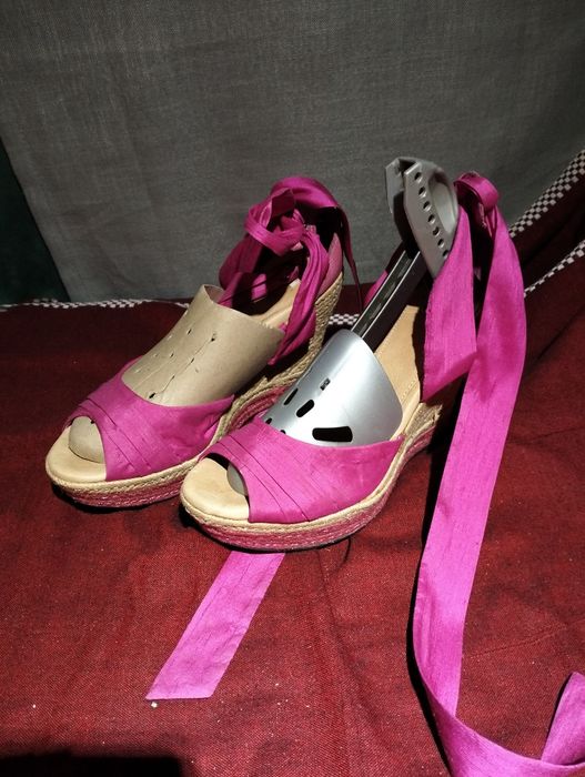 Buty sandały na koturnie UGG