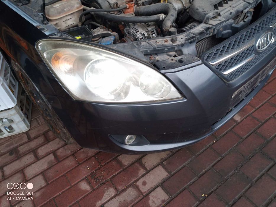 Pas przedni Kia cee'd 2009 r 2,0 cerdi