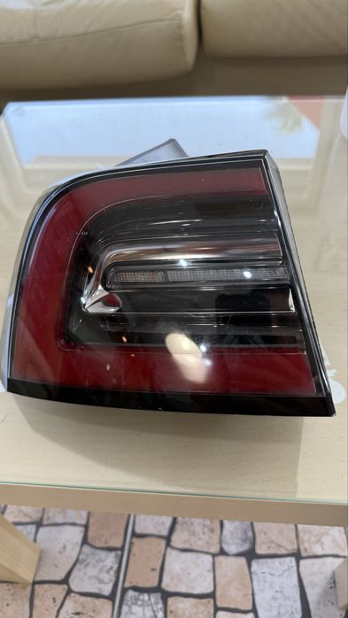 Farolim Traseiro Esquerdo Tesla Model 3 – 2019