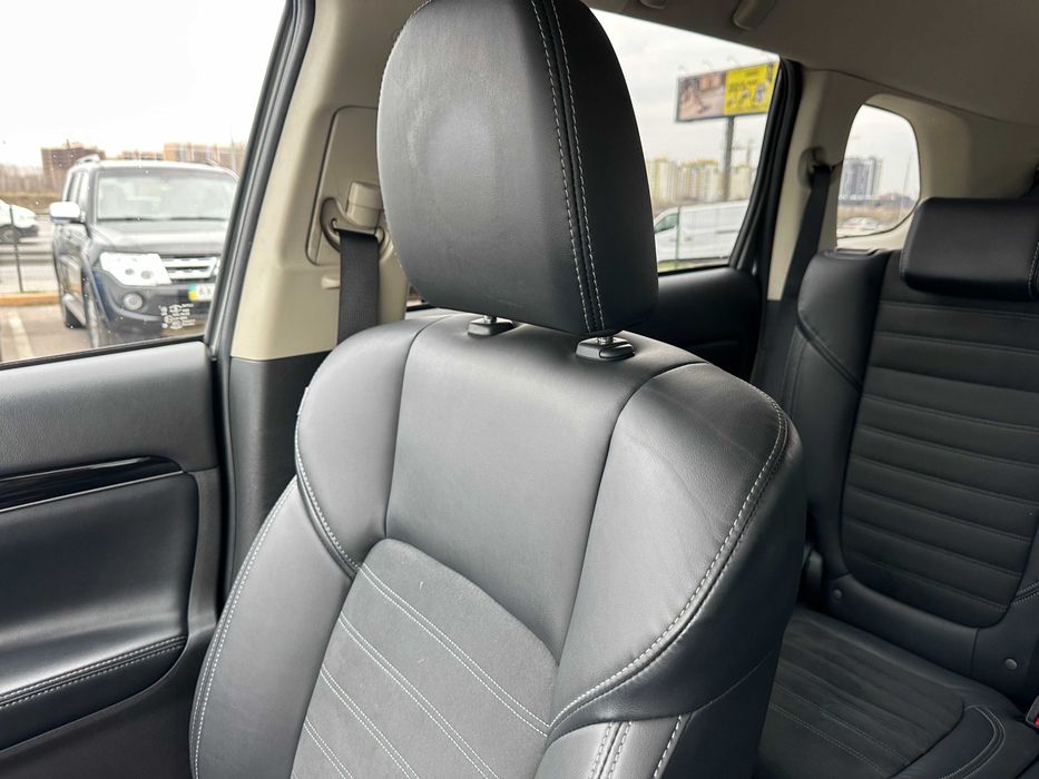 Mitsubishi Outlander Instyle 2022