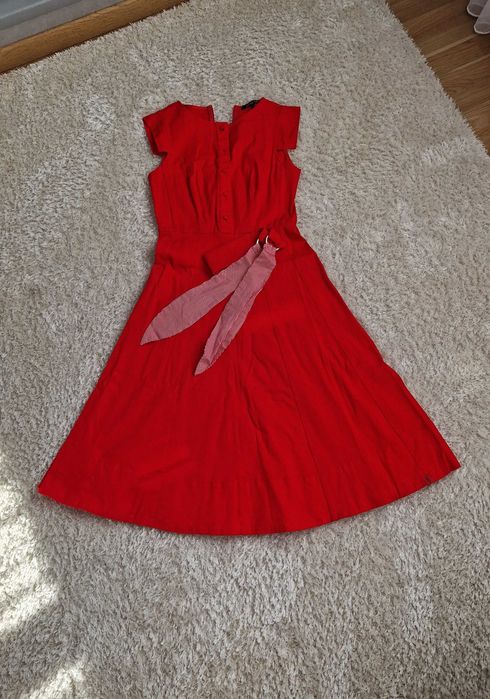 Яскрава червона сукня Andre Tan