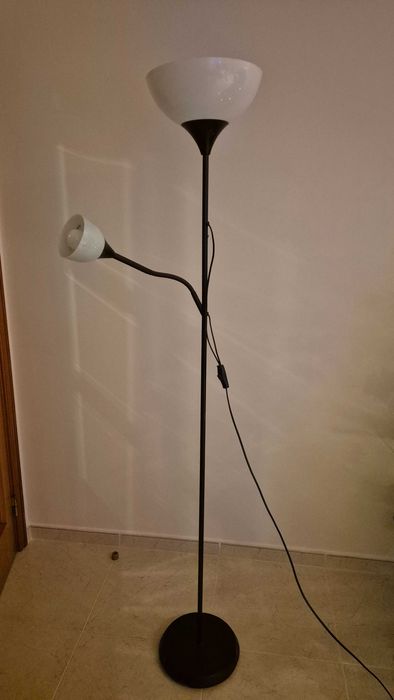 Candeeiro de pé IKEA