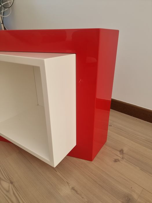 Estante tipo cubo de parede