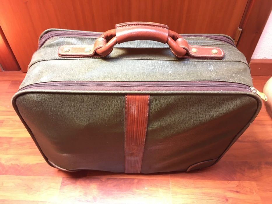 Mala executiva de pele