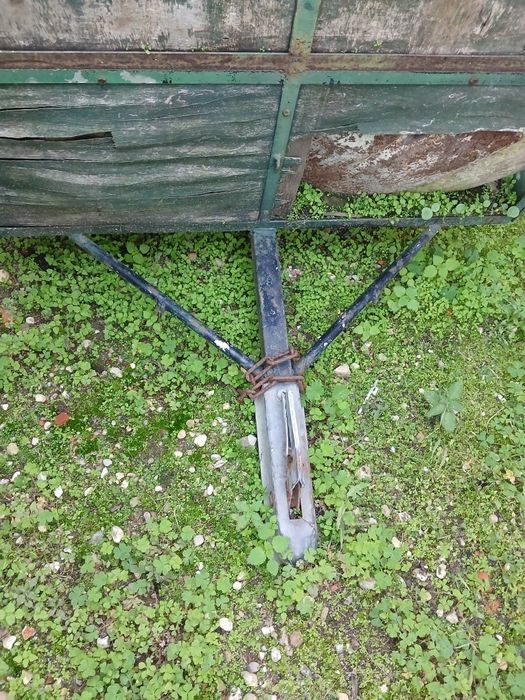 Dois reboques para restaurar