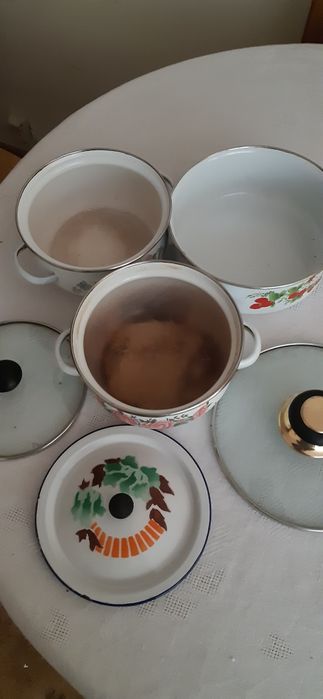 Garnki emaliowane I miseczka PRL