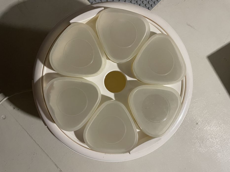 Йогуртниця на 6 стаканів