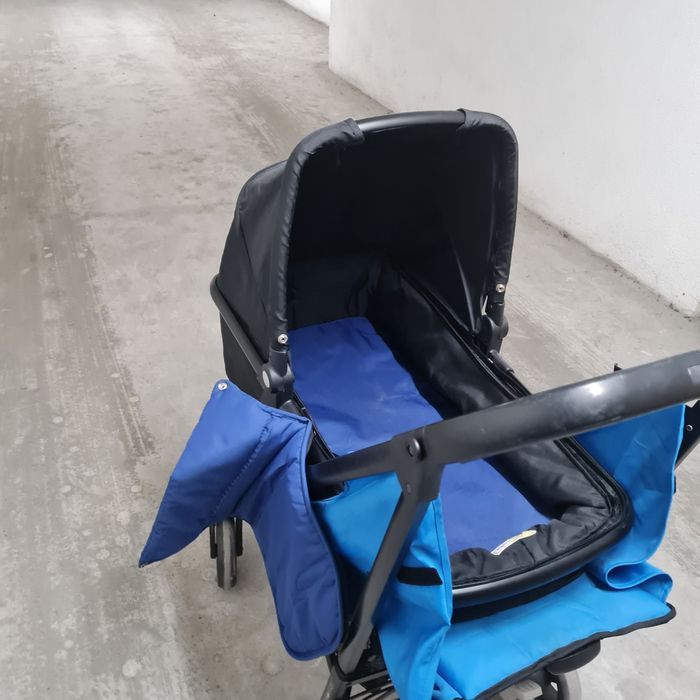 Carrinho de bebé + ovo + Alcofa