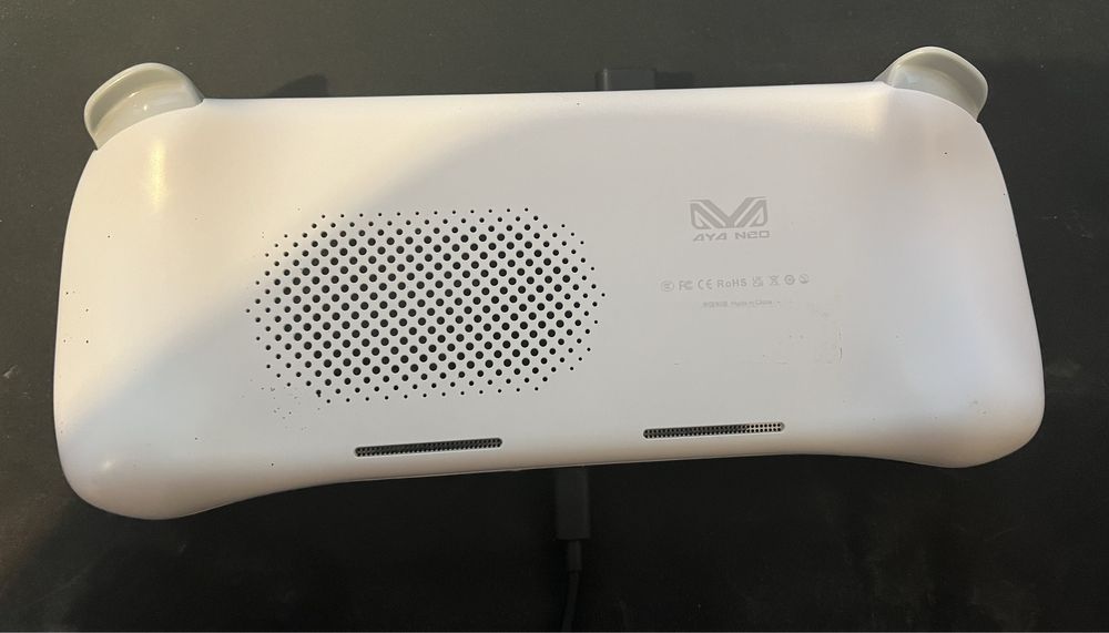 AYANEO 2 AMD Ryzen 7 6800U/32GB/1TB Branco- Console portátil de