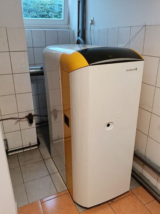 Piec olejowy z możliwością wstawienia palnika na pellet