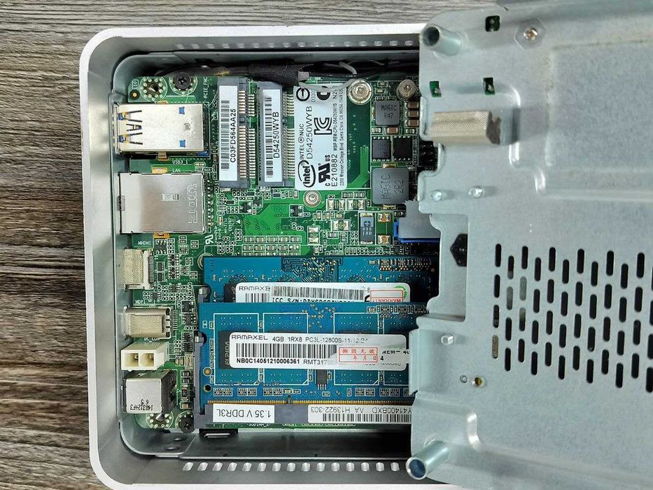 Міні комп'ютер Intel NUC 8Gb і5-5250U / Intel NUC 8Gb і5-4250U