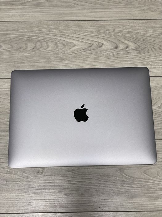 Macbook pro m1 8/256