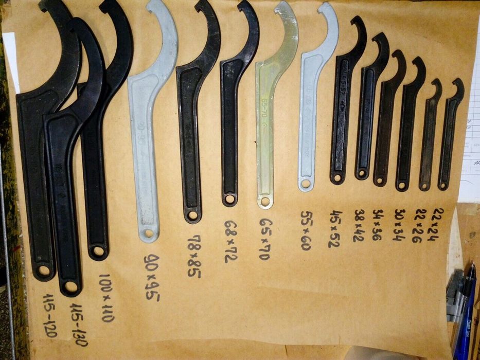 Ключ  шлицевый, для круг гаек, много разных размеров от 26-до130 ссср