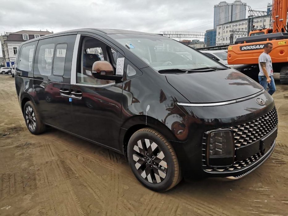 Бампер Hyundai Staria 2021-  разборка хундай запчастини автошрот