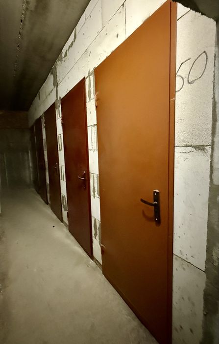 Оренда комори 3,5 м2 , міні-гараж, м. Обухів — ЖК “Обухів. ключ”