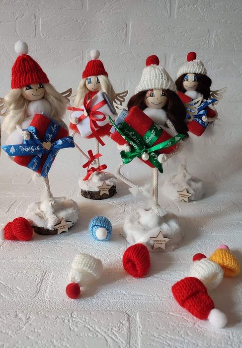 Anioł stojący ,upominek ,makarama