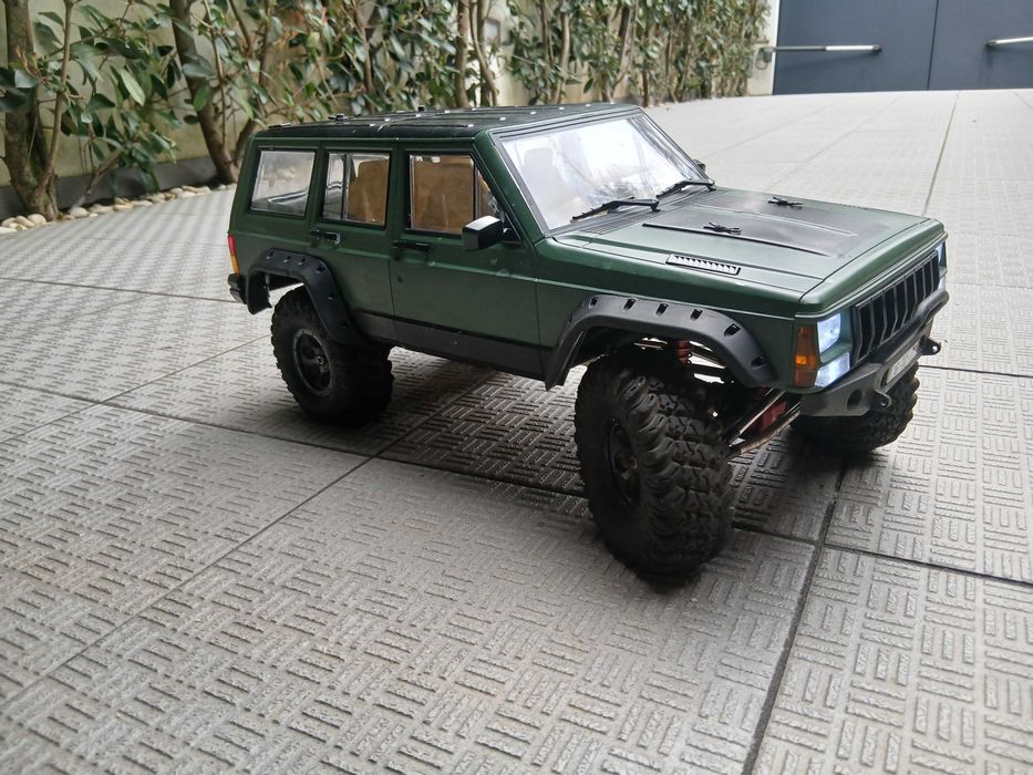 Crawler 1/10 com body cherokee