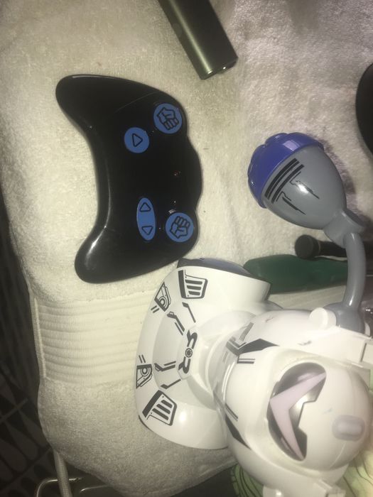 Robot de combat com comando64738749367810123