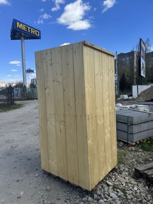 Деревʼяний туалет