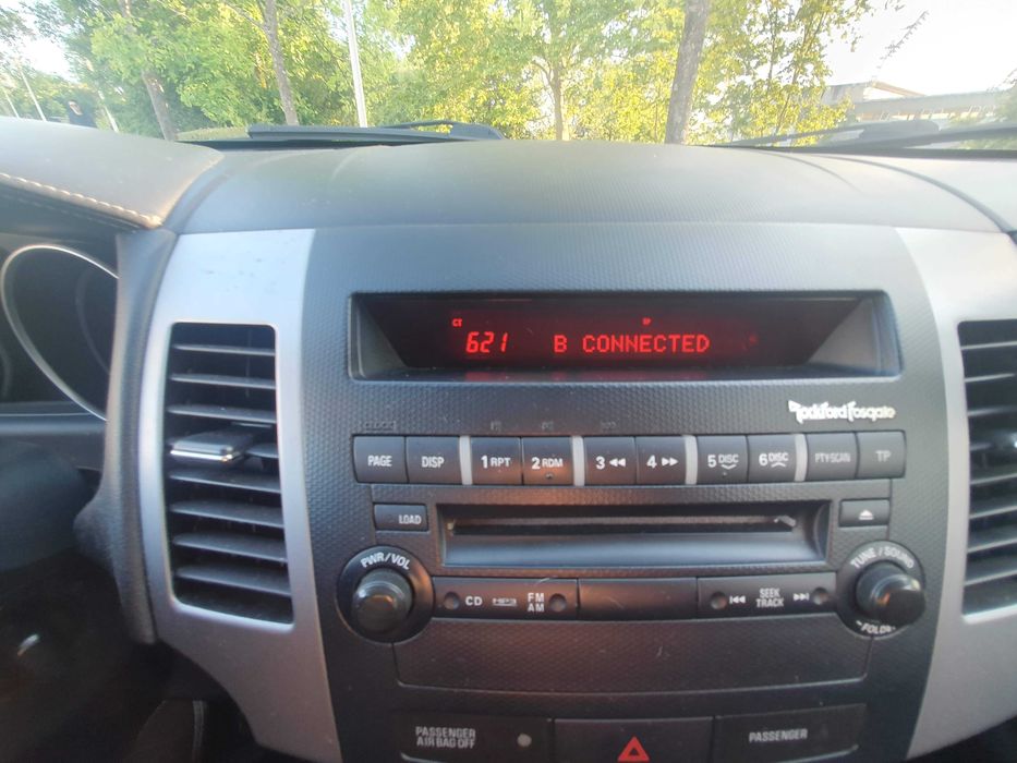 Mitsubishi Outlander 2.2 DI-D Instyle - COMPLETO