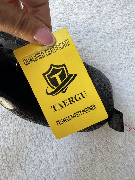 Nowe buty techniczne stalowe czubki 41 sneakersy