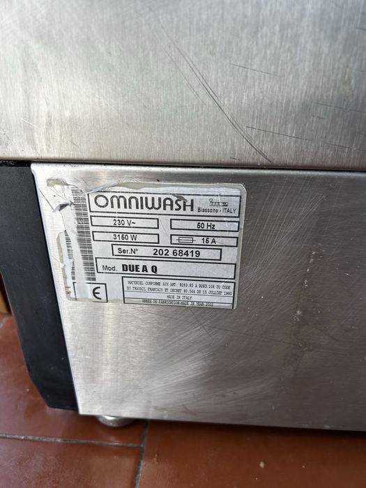 Máquina profissional de lavar copos – Omniwash DUE A-Q