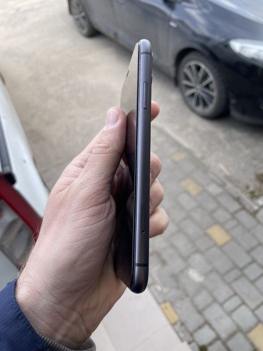 iPhone 11 64 GB стан майже ідеальний