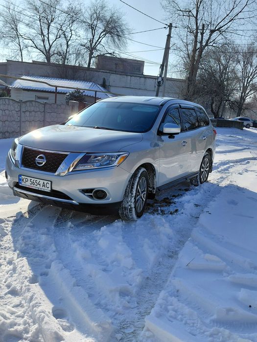 Nissan Pathfinder r52