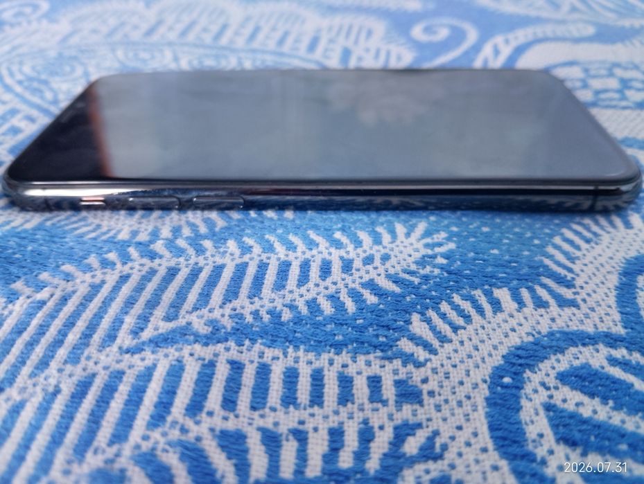 iPhone  11  pro .