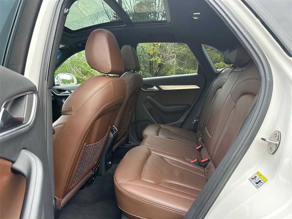 Audi Q3      2018