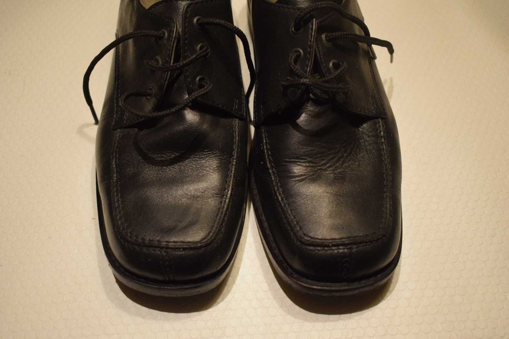 Sapatos pretos para rapaz número 37