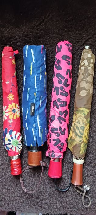 БігудіЩіткиЗонтиСумки