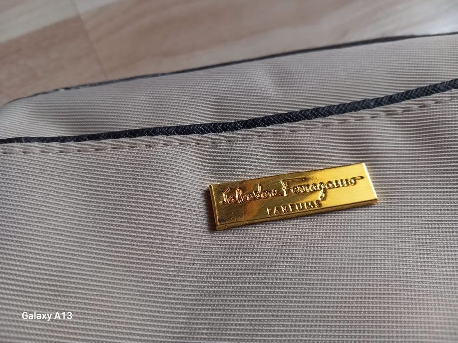 Salvatore ferragamo kosmetyczka damska