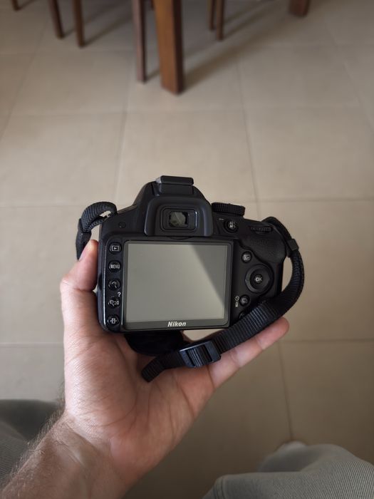 Nikon D3200 + Lente AF-S DX NIKKOR 18-55mm