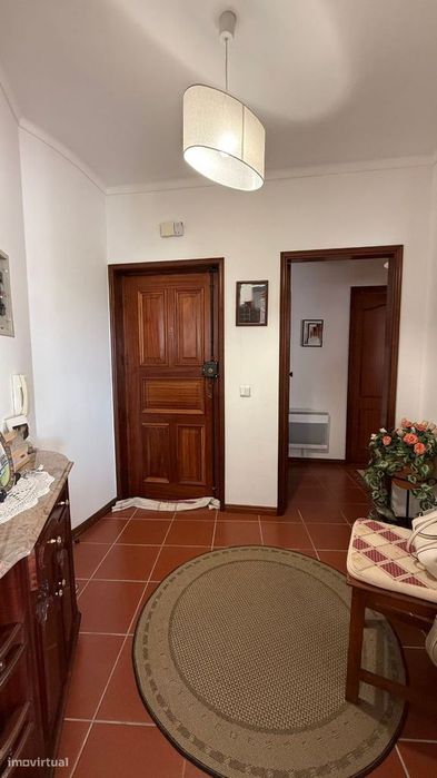 Apartamento T2 com arrumo varanda e vistas de ria. A 2 minutos da p...