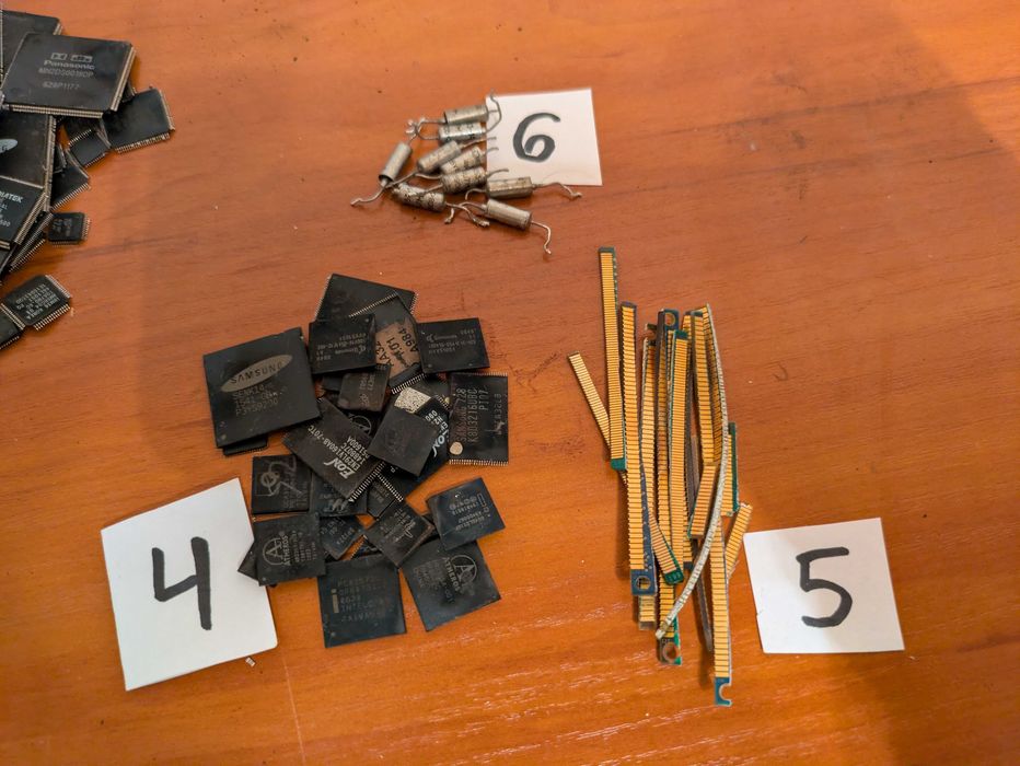 ПК ноутбуков микросхемы мосты конденсаторы КМ  ламели платы процесоры