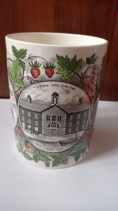 Pamiątkowy kubek Josiah Wedgwood Sons