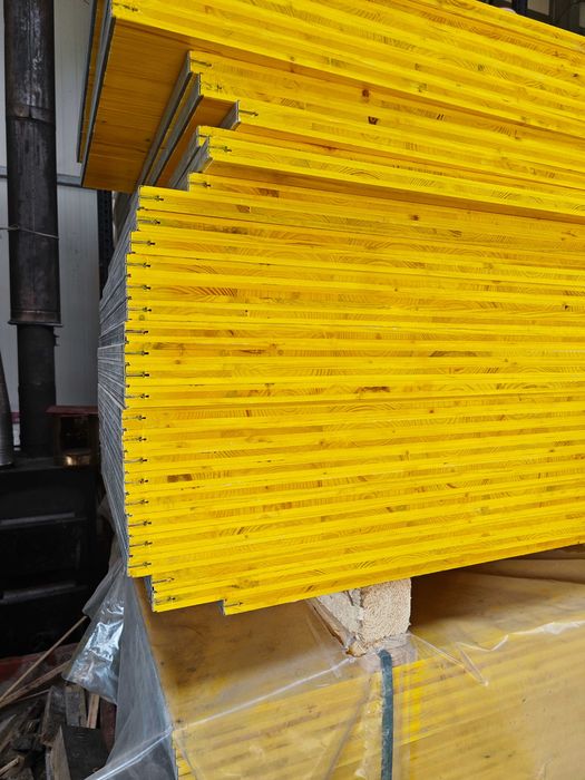 Sklejka szalunkowa Płyta 3-warstwowa żółta klasa1 okucie E 2000x500x21