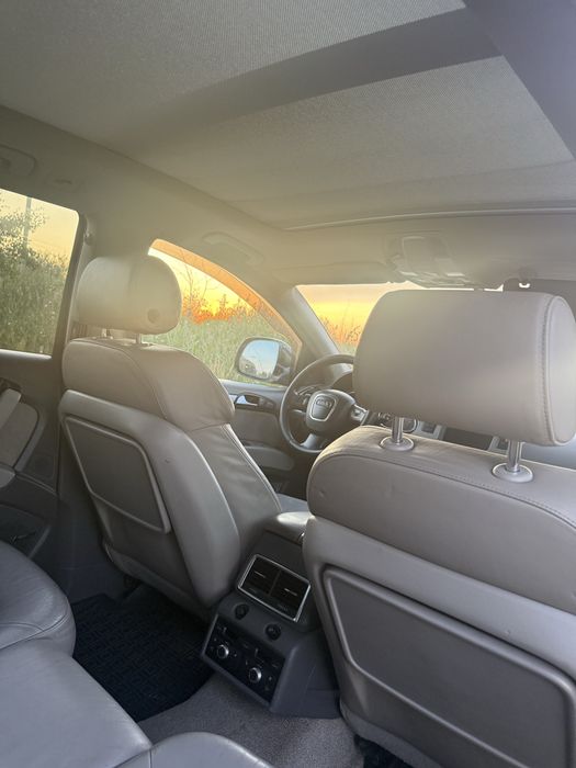 Audi Q7 3.0 D пневма Для військових