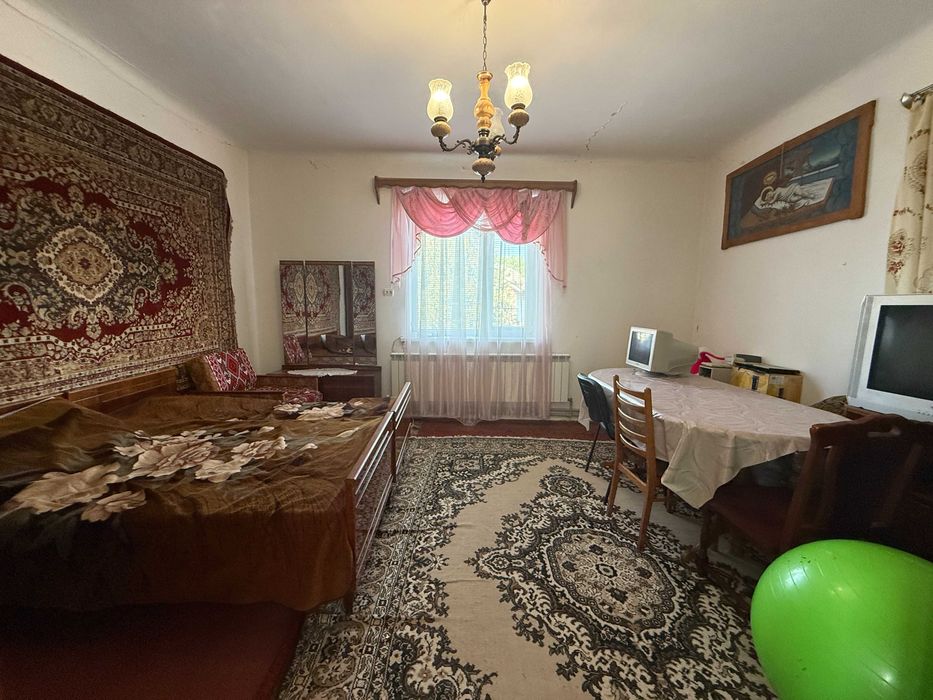 Продається власний цегляний будинок  в с.Луг  Львівської області.