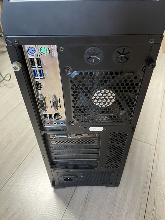 Komputer i7 4790k, do grier, internetu itp. Z monitorem dell