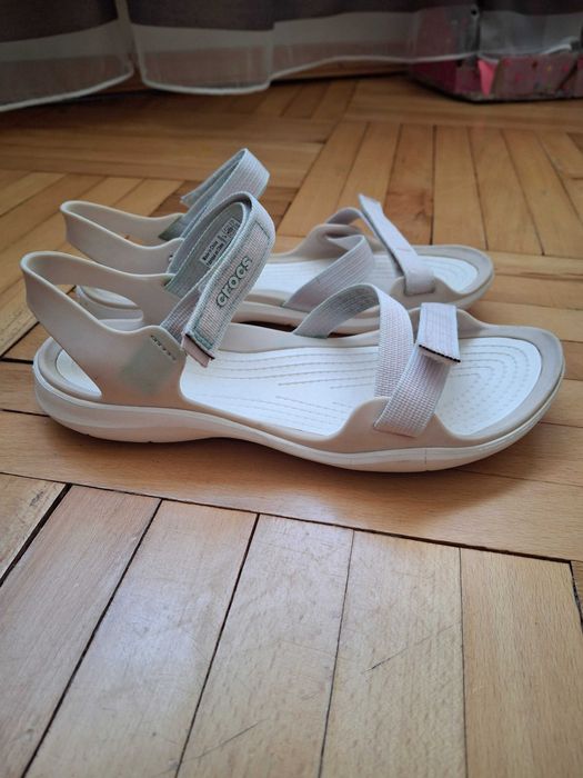 Босоніжки, крокси Crocs